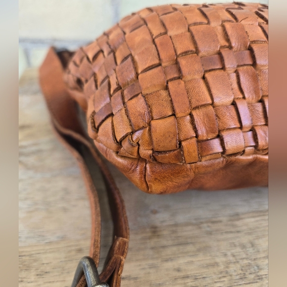 Vintage Leather Bag - Picture 6 of 12